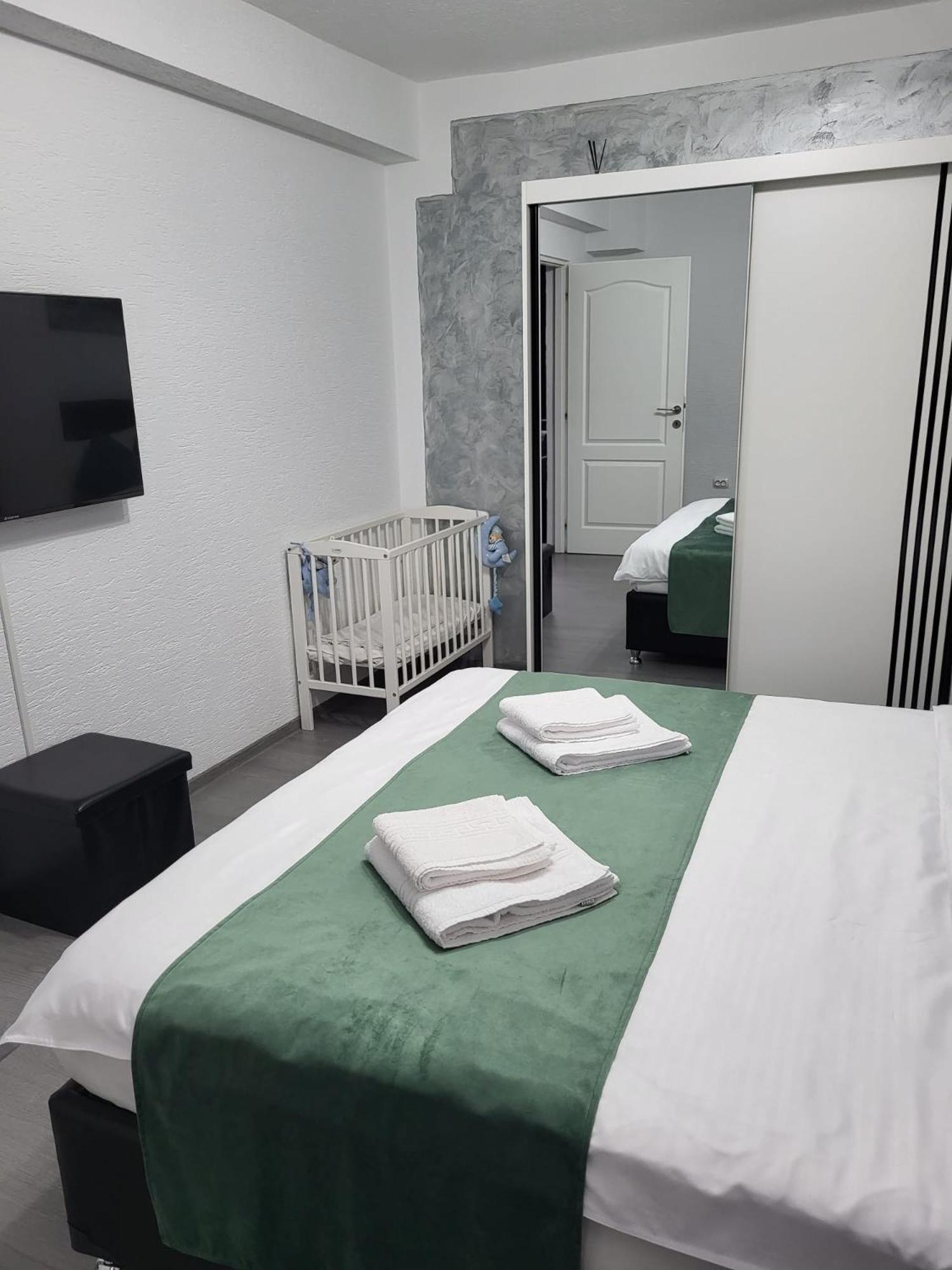 Mona Central Apartment Vajdahunyad Kültér fotó